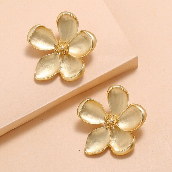 Women's Gold Beauty Cute Flower Shape Statement Boho Dainty Stud Earrings - Picture 5 of 5